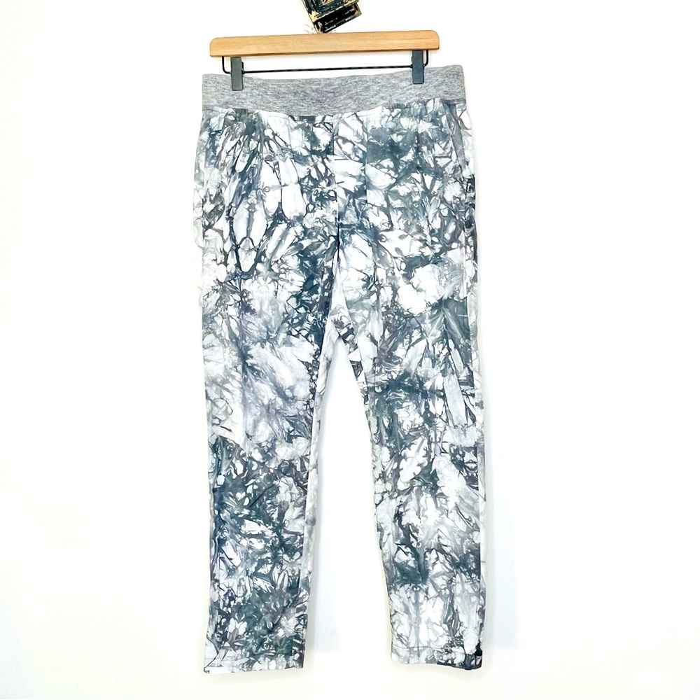 CAbi 5075 Gray and White Marble Ankle Pants Pull On Cropped Size Medium